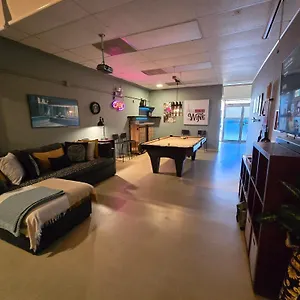 Apartment Bunker @ Isla / Front, San Juan